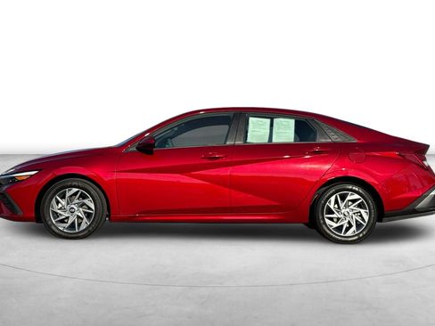 Certified 2025 Hyundai Elantra Blue image 3