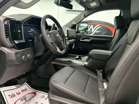New 2026 Chevrolet Silverado 2500 LTZ w/ LTZ Convenience Package AWD/4WD image 11