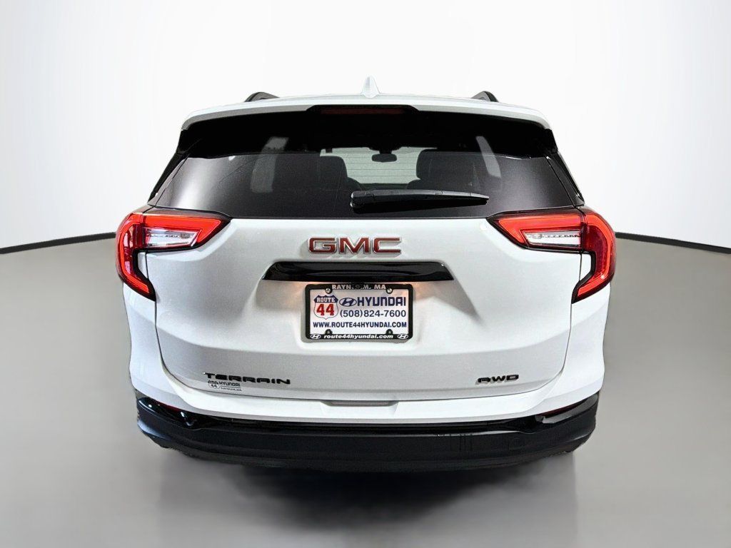Used 2024 GMC Terrain SLT w/ Elevation Edition AWD/4WD image 7