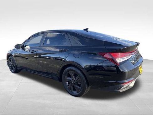 Used 2021 Hyundai Elantra SEL w/ Convenience Package image 7