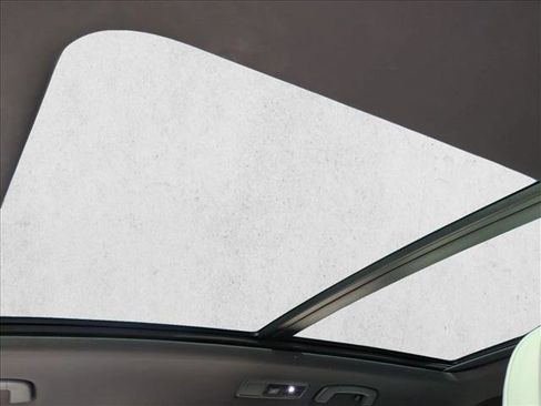 Used 2021 Volkswagen Tiguan SE R-Line image 15