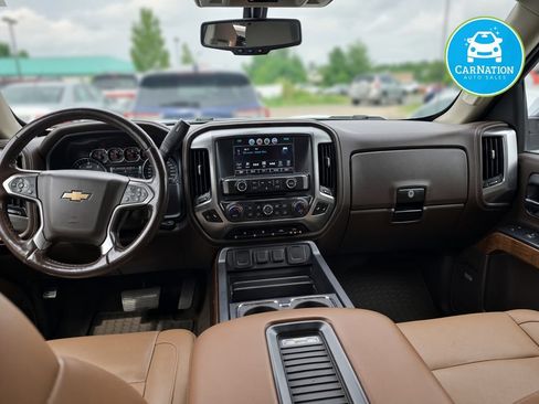 Used 2017 Chevrolet Silverado 1500 LTZ w/ LTZ Plus Package AWD/4WD image 7