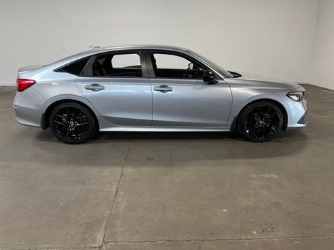 Used 2023 Honda Civic Sport image 2