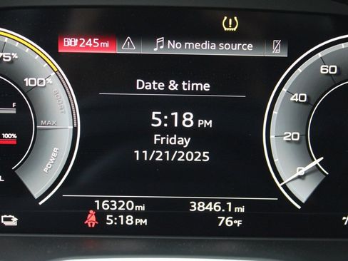 Used 2023 Audi Q5 e Premium image 32