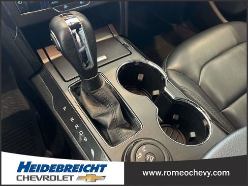 Used 2019 Ford Explorer XLT w/ Equipment Group 202A AWD/4WD image 24