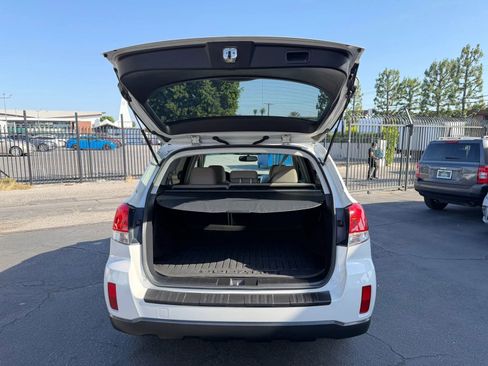Used 2014 Subaru Outback 2.5i Premium AWD/4WD image 18