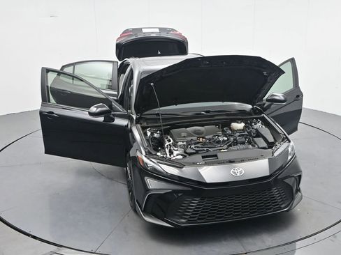 Used 2025 Toyota Camry SE w/ Convenience Package FWD image 40
