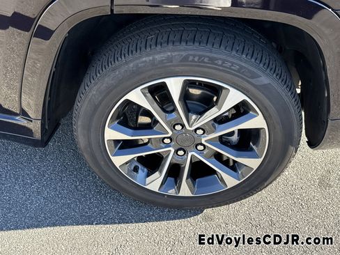 Used 2023 Jeep Grand Cherokee L Overland w/ Rear Seat Video Group I image 27