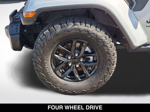 Used 2023 Jeep Wrangler Sport AWD/4WD image 11