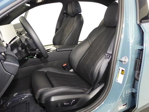 Used 2026 BMW 530i w/ M Sport Package RWD image 22