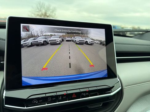 New 2026 Jeep Compass Limited image 18