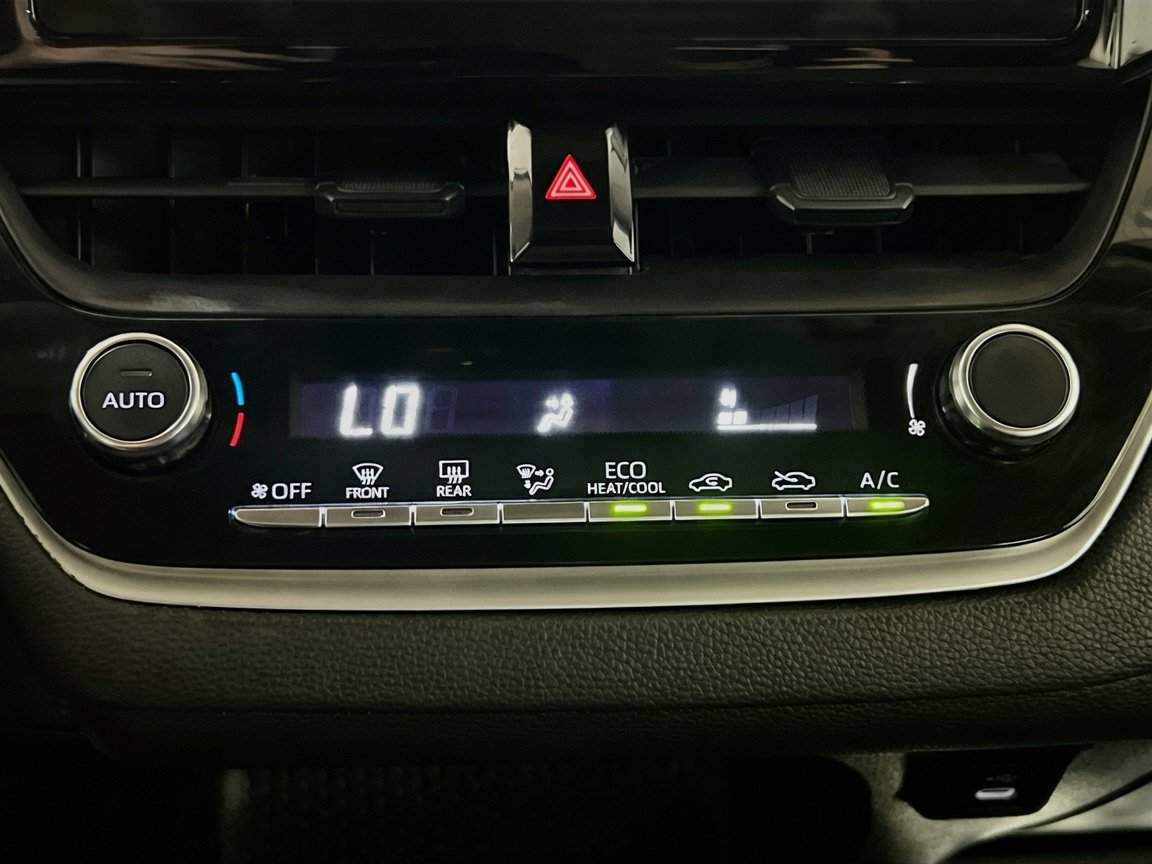 Used 2023 Toyota Corolla LE FWD image 11