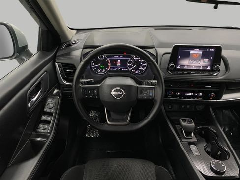 Certified 2025 Nissan Rogue SV AWD/4WD image 13