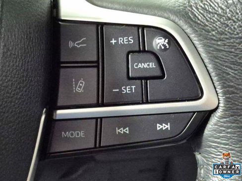 Certified 2024 Toyota Sienna XLE FWD image 13
