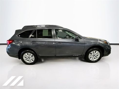 Used 2019 Subaru Outback 2.5i Premium image 4