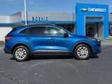 Used 2022 Ford Escape SE image 2