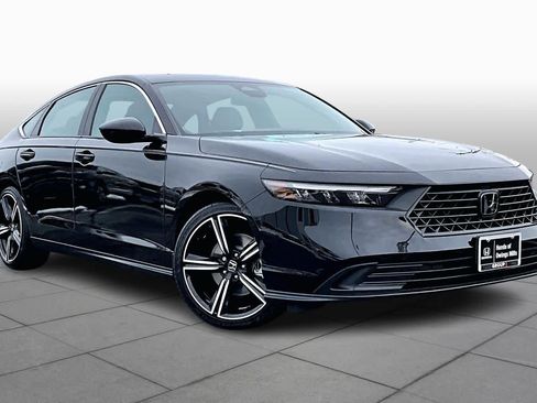 Used 2023 Honda Accord Sport image 2