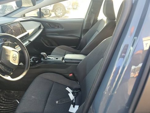 Used 2024 Toyota Prius LE FWD image 11