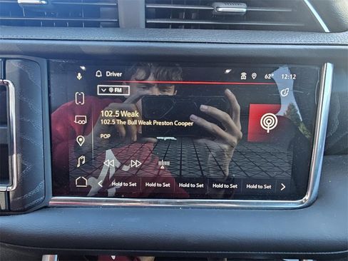 Used 2023 GMC Yukon XL Denali image 19