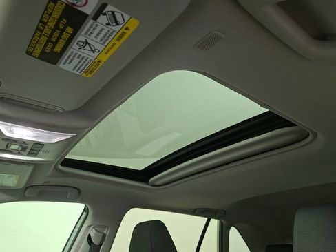 Used 2025 Toyota RAV4 XLE FWD image 18