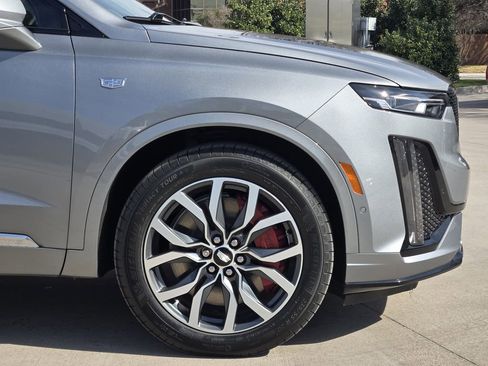 Used 2024 Cadillac XT6 Sport w/ Technology Package image 13