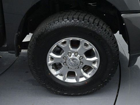 Used 2024 RAM 2500 Laramie AWD/4WD image 32