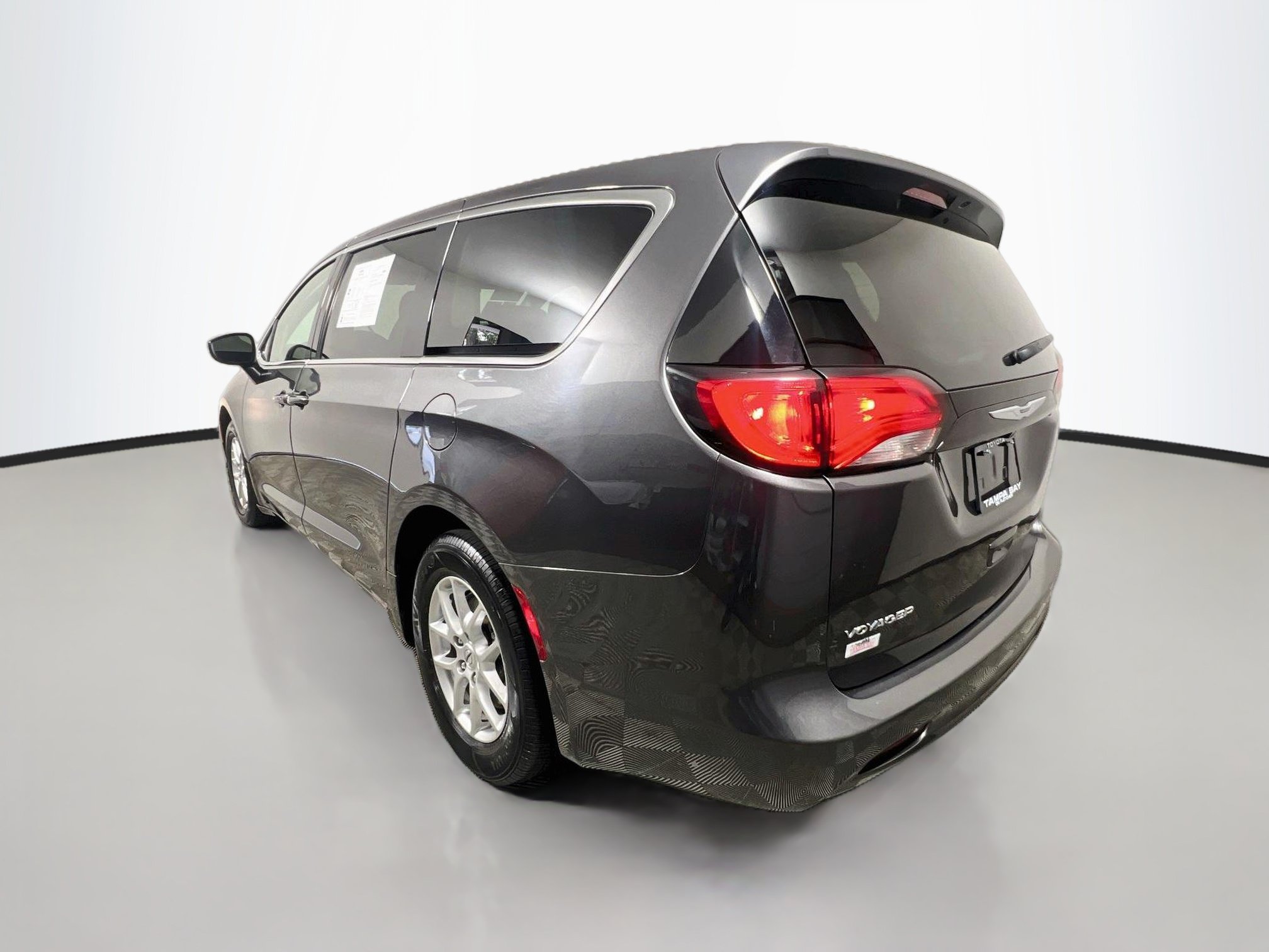 Used 2023 Chrysler Voyager LX FWD image 8