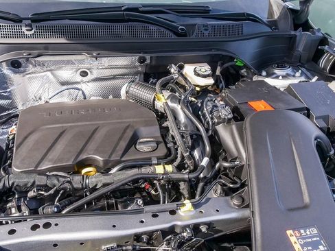 New 2026 Chevrolet Trax RS w/ Sunroof Package image 25