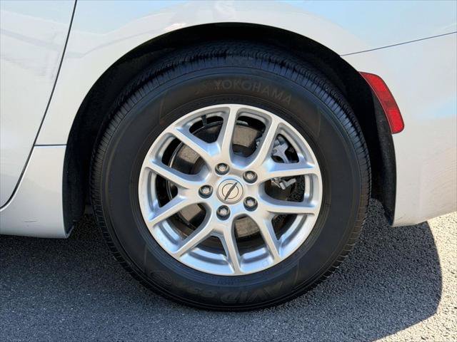 Used 2024 Chrysler Pacifica Touring-L FWD image 10
