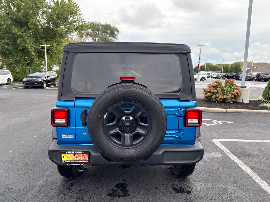 Used 2023 Jeep Wrangler Unlimited Sport AWD/4WD image 4