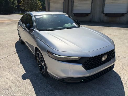 Certified 2025 Honda Accord Sport image 15