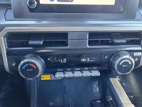 Used 2024 Toyota Tacoma TRD Sport image 19