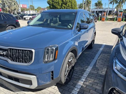 Used 2024 Kia Telluride EX w/ EX Captain's Chair Package image 26