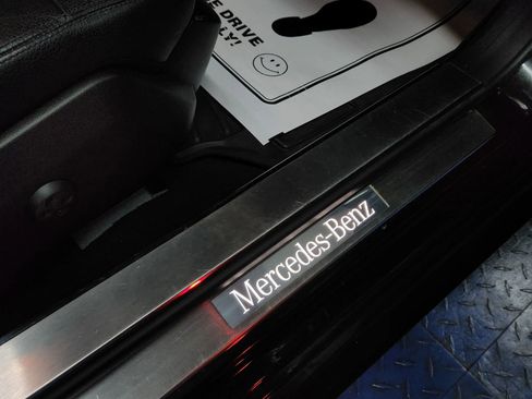Used 2013 Mercedes-Benz E 350 E 350 4MATIC Wagon 4D image 16