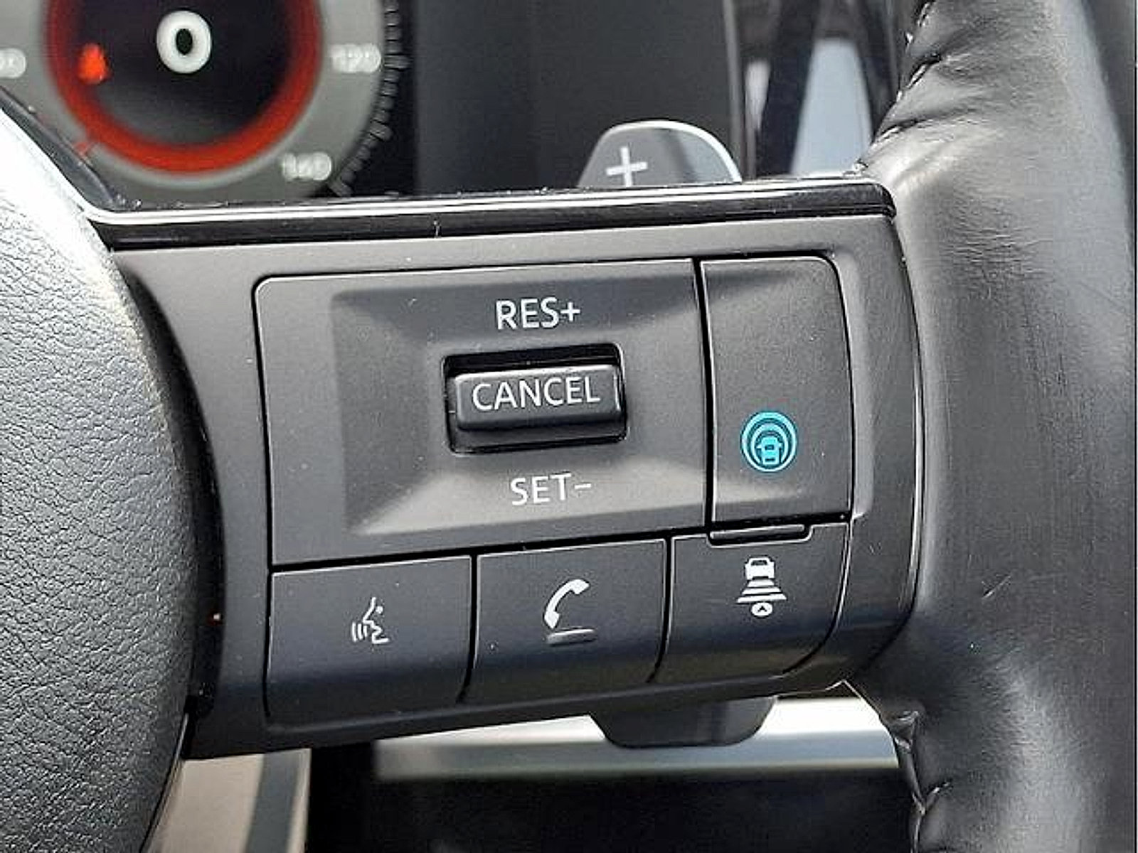 Used 2022 Nissan Pathfinder Platinum w/ Cargo Package AWD/4WD image 22