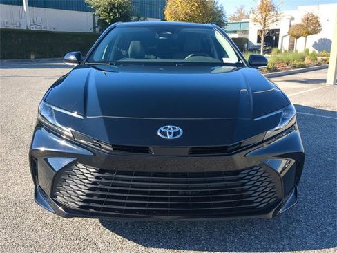 Certified 2025 Toyota Camry LE image 9