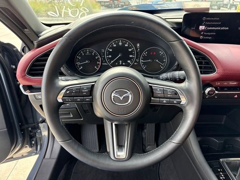 Used 2024 MAZDA MAZDA3 Hatchback w/Premium Plus Pkg image 18