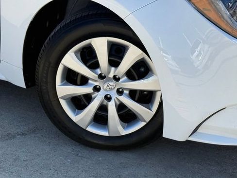 Used 2025 Toyota Corolla LE FWD image 2