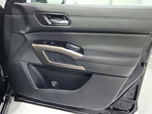 Certified 2025 Nissan Pathfinder Platinum w/ Cargo Package image 33