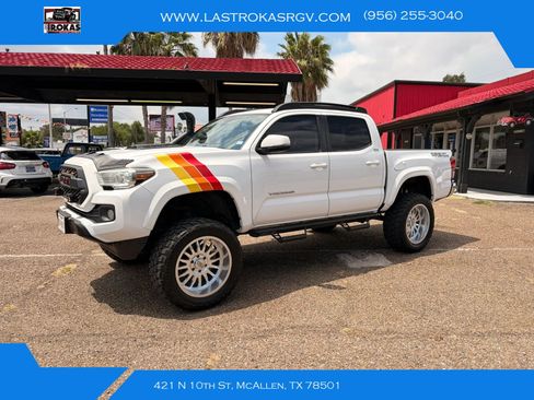 Used 2019 Toyota Tacoma SR5 RWD image 1