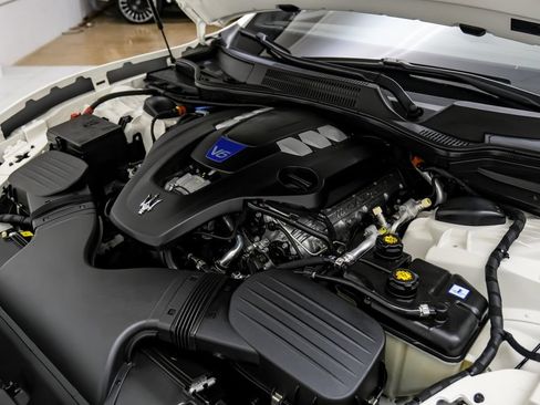 Used 2023 Maserati Ghibli Modena RWD image 53