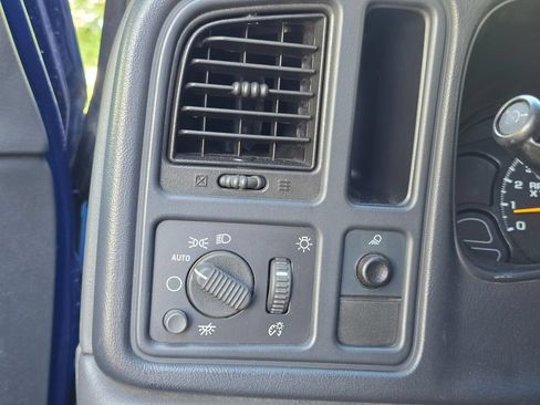 Used 2004 Chevrolet Silverado 1500 W/T w/ Light Duty Power Package AWD/4WD image 27