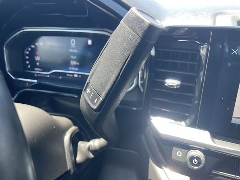 Used 2023 Chevrolet Silverado 1500 LT AWD/4WD image 15