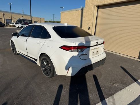 Used 2023 Toyota Corolla SE image 6