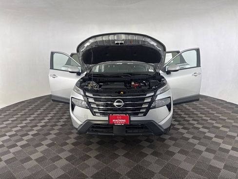 Certified 2024 Nissan Rogue SV image 17