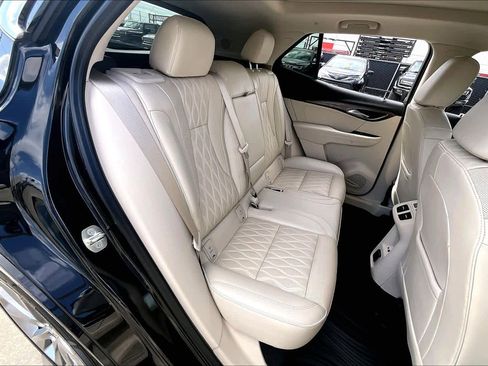 Certified 2022 Buick Envision Avenir w/ Technology Package II image 20