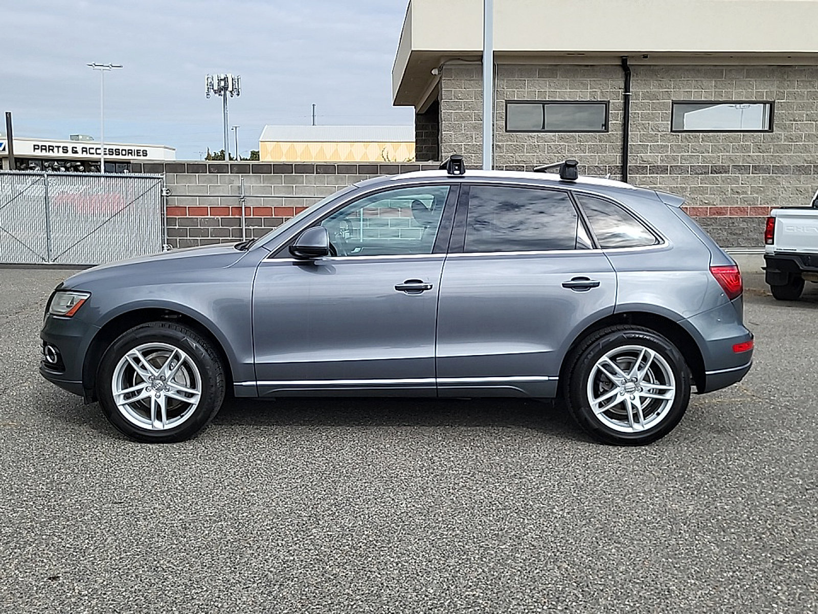 Used 2015 Audi Q5 2.0T Premium Plus w/ Technology Package AWD/4WD image 4