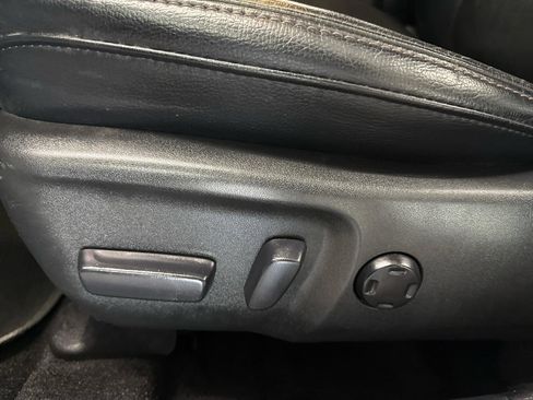 Used 2015 Toyota Avalon XLE FWD image 10