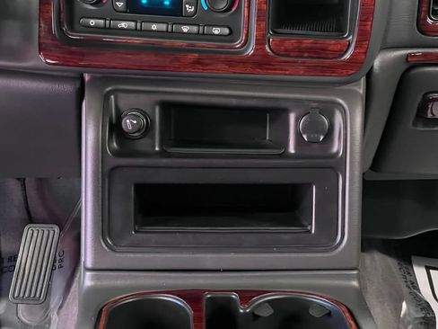 Used 2004 Chevrolet Avalanche Z71 w/ Sun And Sound Package AWD/4WD image 58
