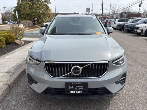 Used 2025 Volvo XC40 B5 Plus image 8